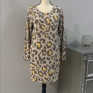 Davi & Dani Cream Leopard Print Knit Mini Dress.  Sz Small